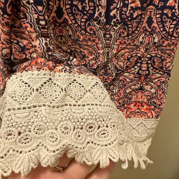 Cold shoulder top size xl - Picture 6 of 11